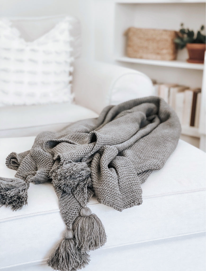 Grey Knit Throw Blanket With Tassels