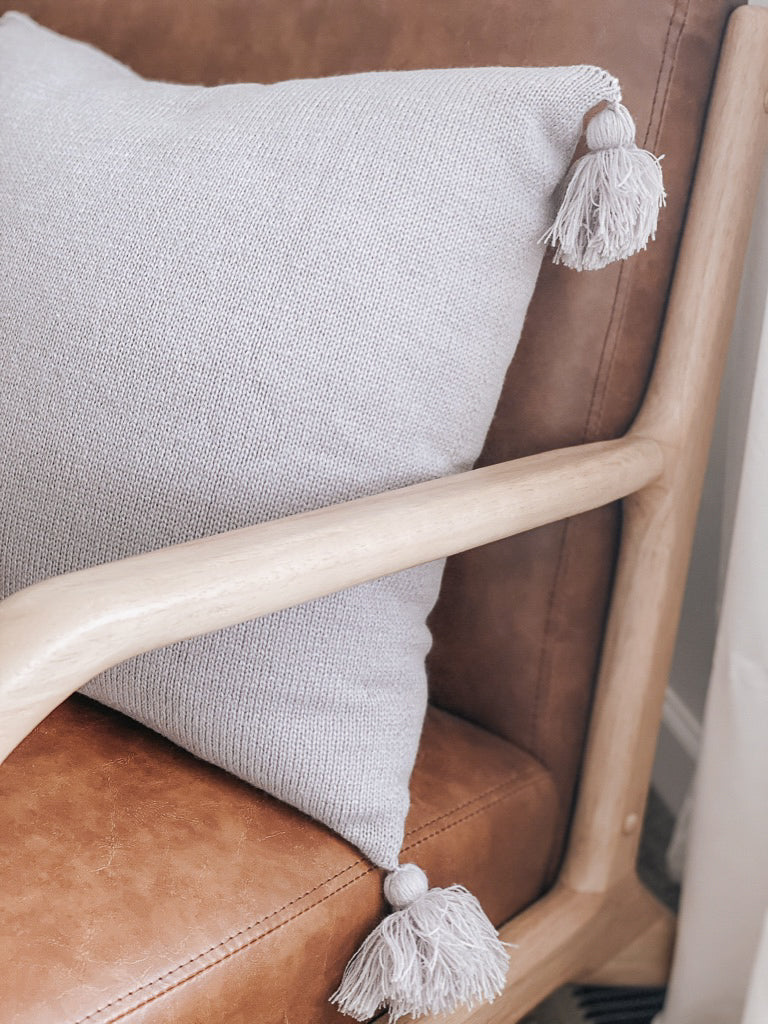 Corner Tassels Pillow